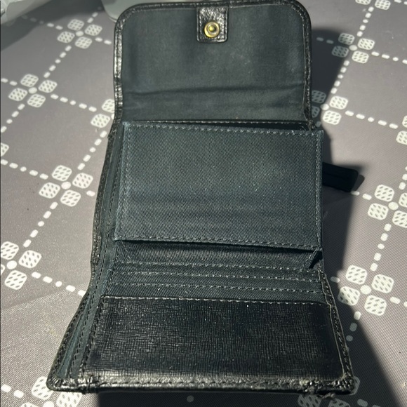 Fossil Black Leather Compact Wallet - Picture 5 of 7